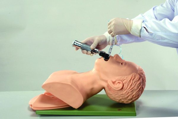 HUG/J5S - elektroniczny model intubacji tchawicy